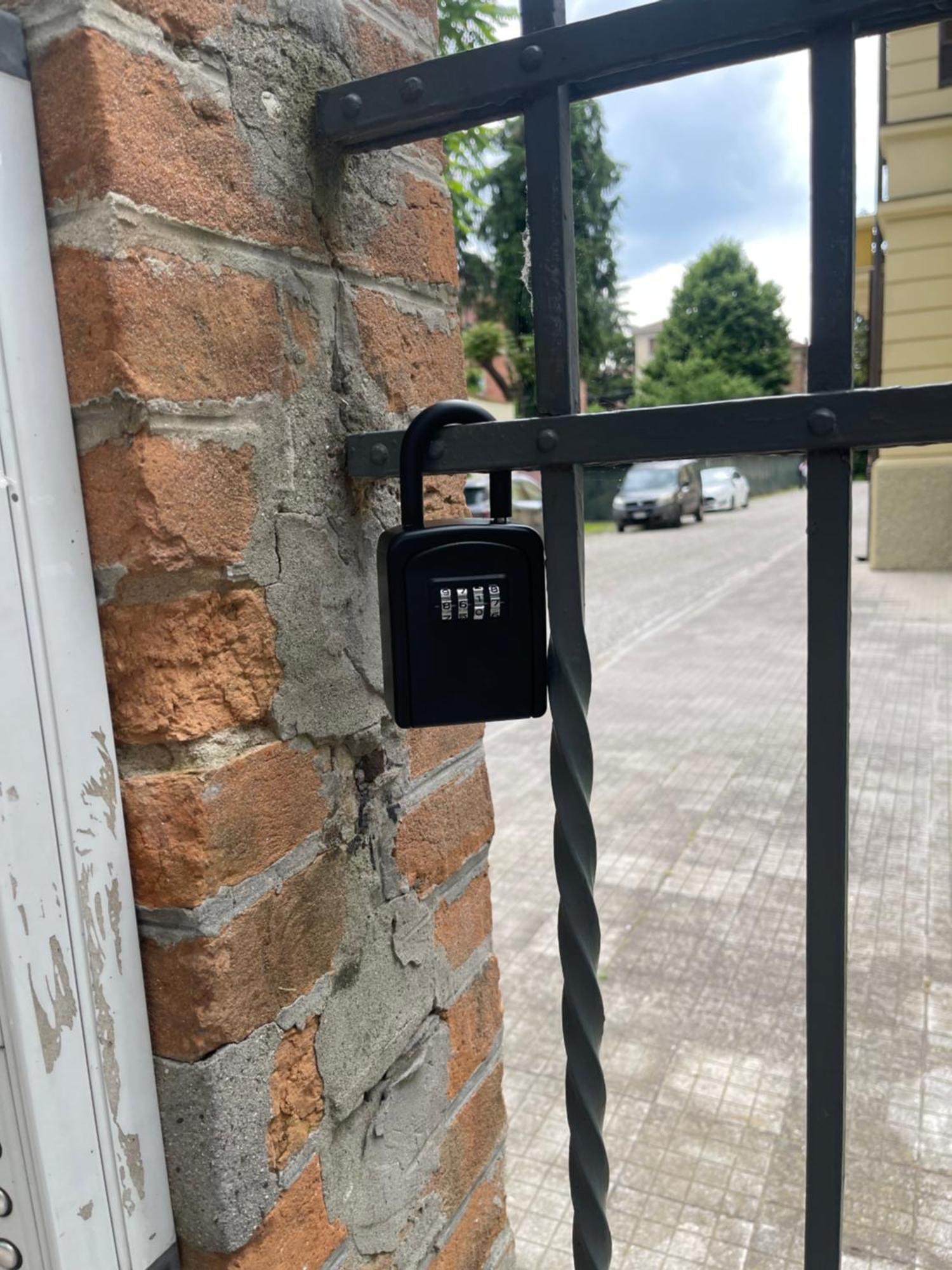 Appartamento Moderno La Dolce Vita Reggio Emilia Exterior foto